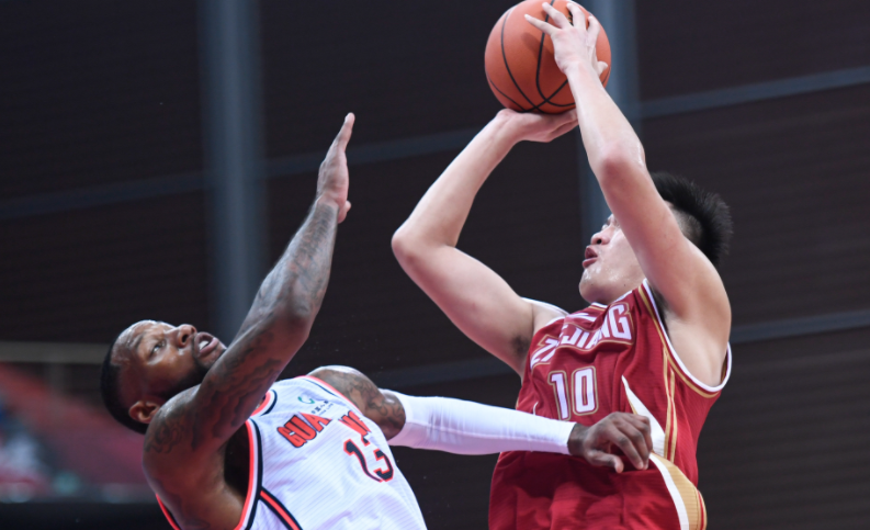 广东宏远赛后复出首秀，志在社区盾名次提升，管理层满意，数据趋势出现新变化的简单介绍